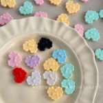 Solid Color Acrylic Beads Love-themed cookie bead