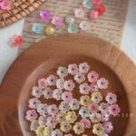 Flower & Leaf Shaped Charms Gold-plated five-petaled flower bead