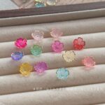 Flower & Leaf Shaped Charms Gold-plated five-petaled flower bead