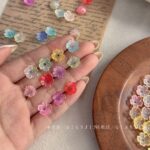 Flower & Leaf Shaped Charms Gold-plated five-petaled flower bead