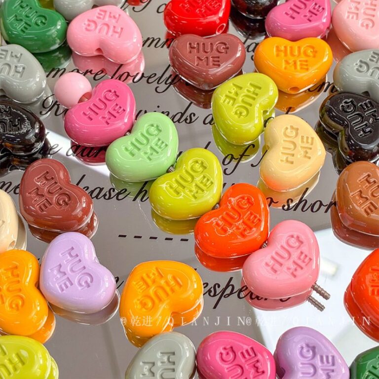 High-Quality UV Beads Baked enamel HUG ME heart