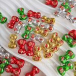 Printed bead Christmas-themed bow beads
