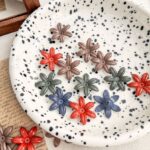 Flower & Leaf Shaped Charms Dark-colored autumn and winter daisy
