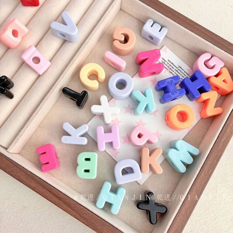 Solid Color Acrylic Beads Solid-color alphabet beads